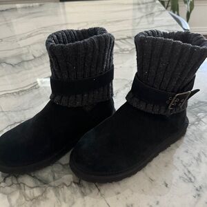 UGG Cambridge. Size 8. Black.